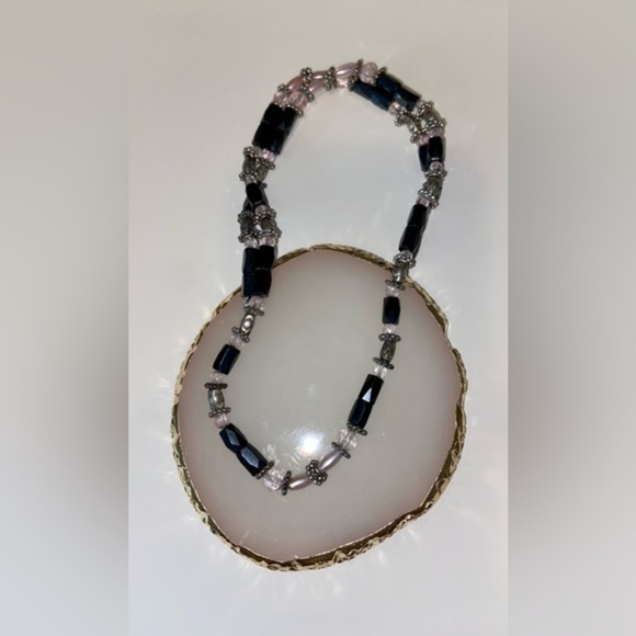 2 for 30$ Women’s 2 in 1 magnetic necklace & bracelet purple shades - Picture 5 of 9